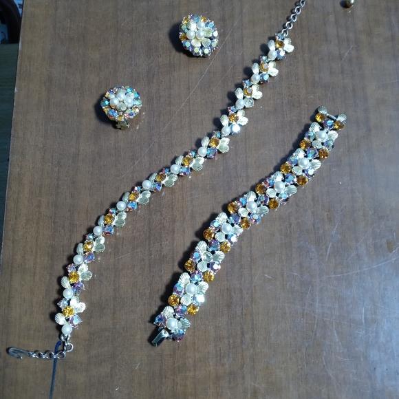 Jewelry - Picture 2 of 6